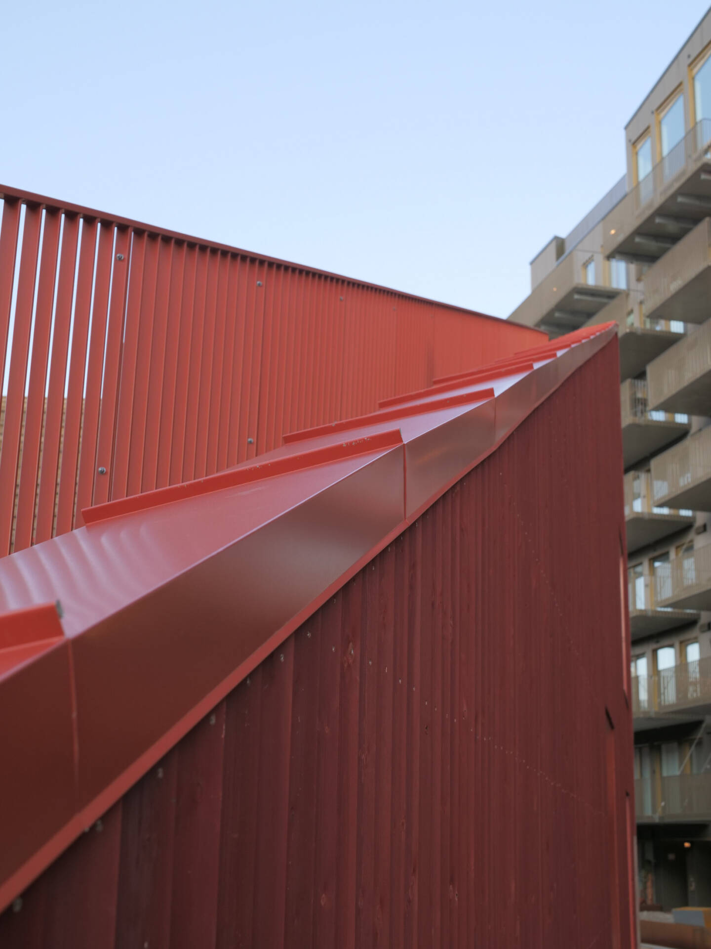 Thermowood med farge Vervet barnehage har fått Thermowood med farge fra Woodify