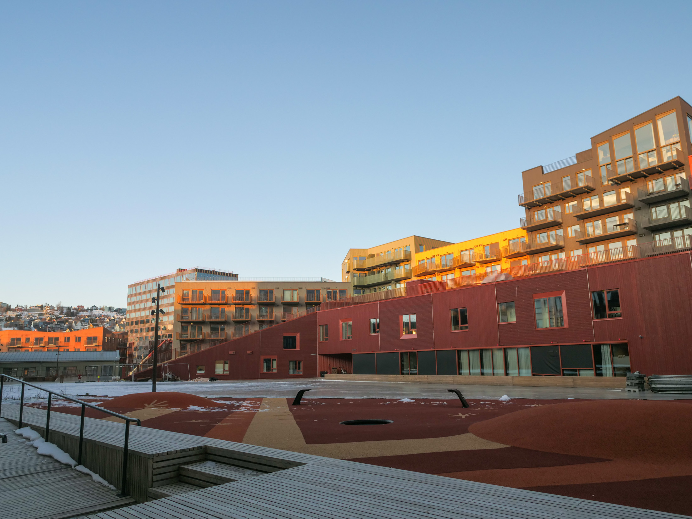 Thermowood med farge Vervet barnehage har fått Thermowood med farge fra Woodify